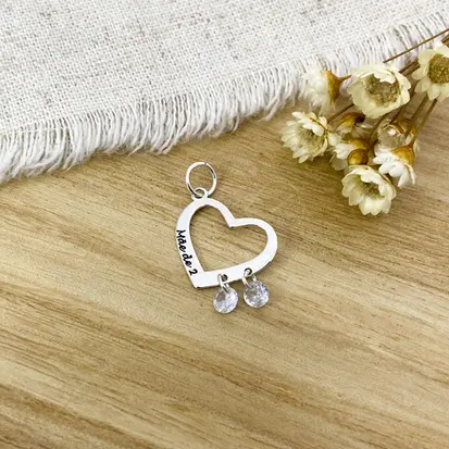 PINGENTE CORAÇÃO VAZADO CRISTAL MÃE DE 2